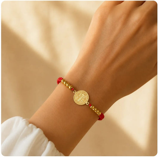 Pulsera San Benito · Acabado Dorado
